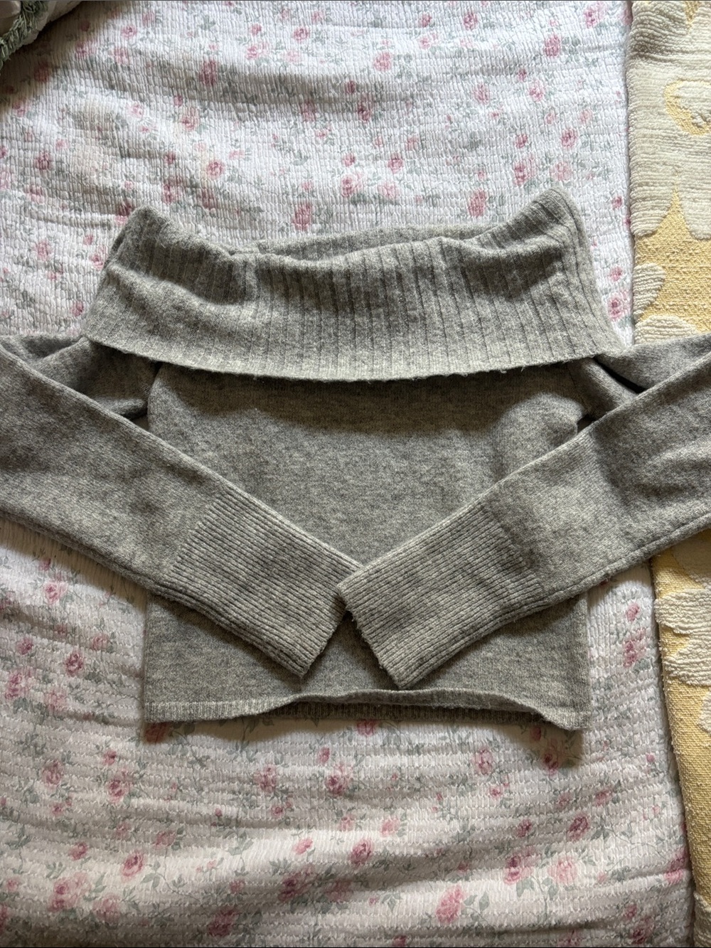 Garage Off-the-Shoulder Ribbed Foldover Sweater - Heather Gray